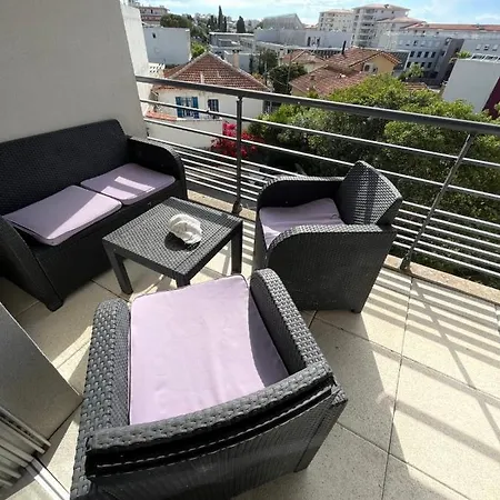 With Terrace Near The Center Антиб